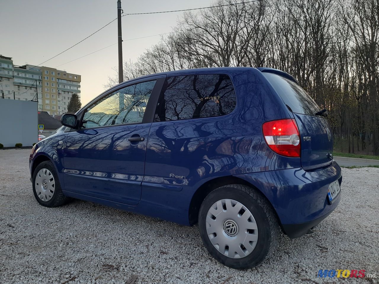 2010' Volkswagen Fox photo #2