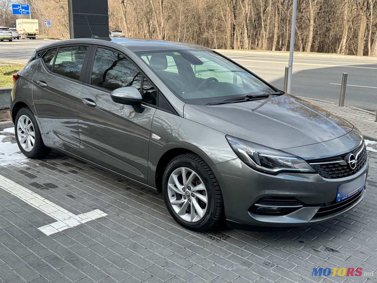 2020' Opel Astra photo #2