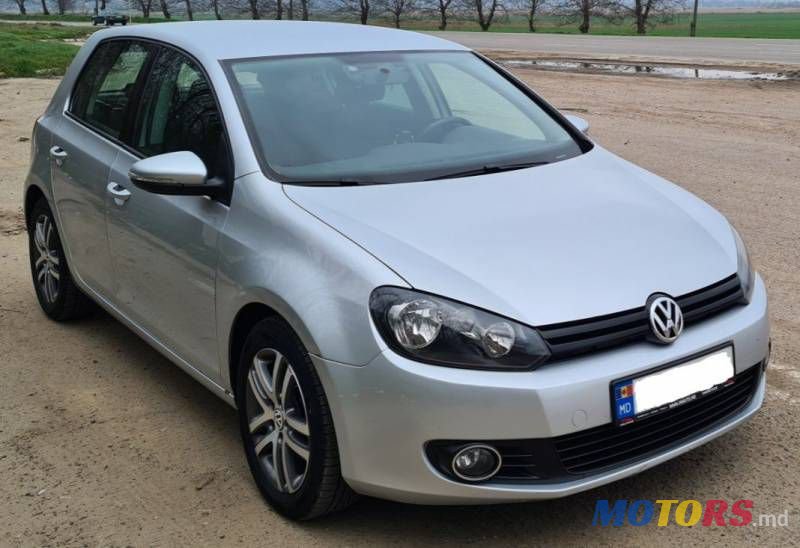 2009' Volkswagen Golf photo #2