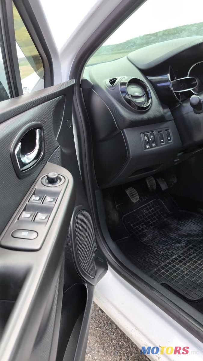 2014' Renault Clio photo #5