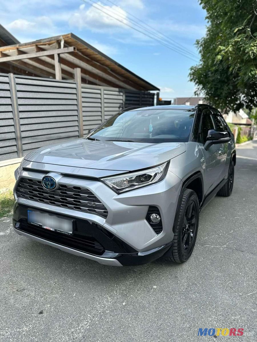 2019' Toyota RAV4 photo #1