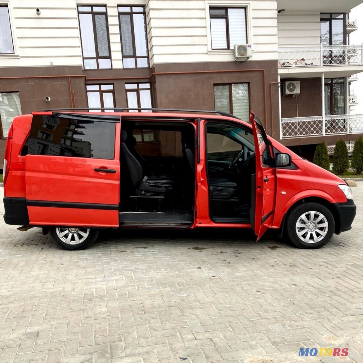 2011' Mercedes-Benz Vito photo #3