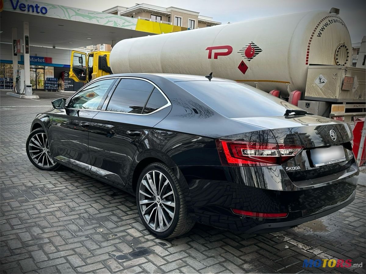 2018' Skoda Superb photo #3