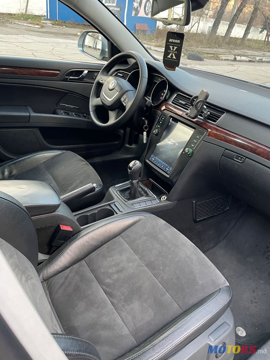 2010' Skoda Superb photo #5