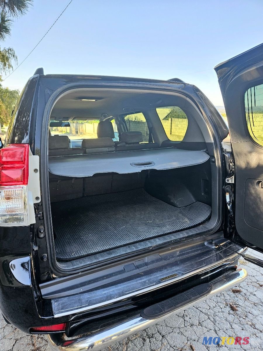 2012' Toyota Land Cruiser Prado photo #5