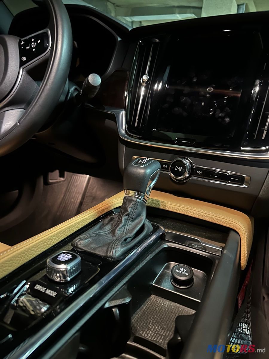 2018' Volvo S90 photo #6