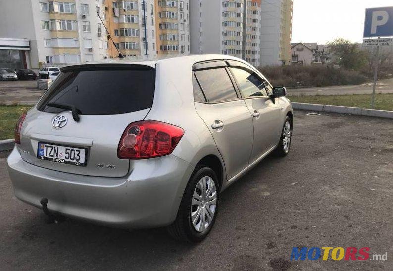 2007' Toyota Auris photo #2