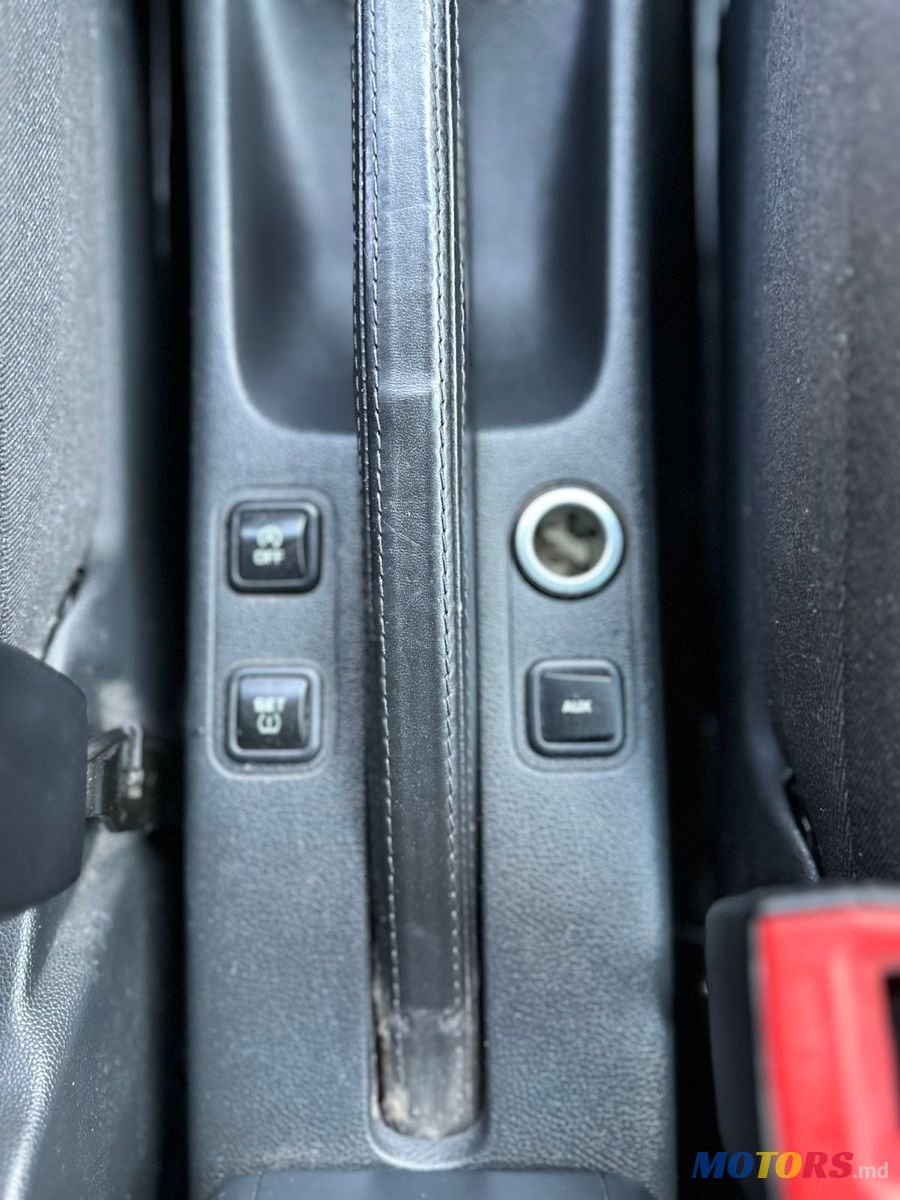 2011' Skoda Fabia photo #5