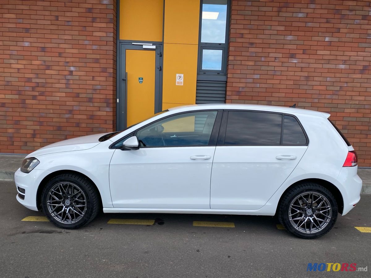 2015' Volkswagen Golf photo #5