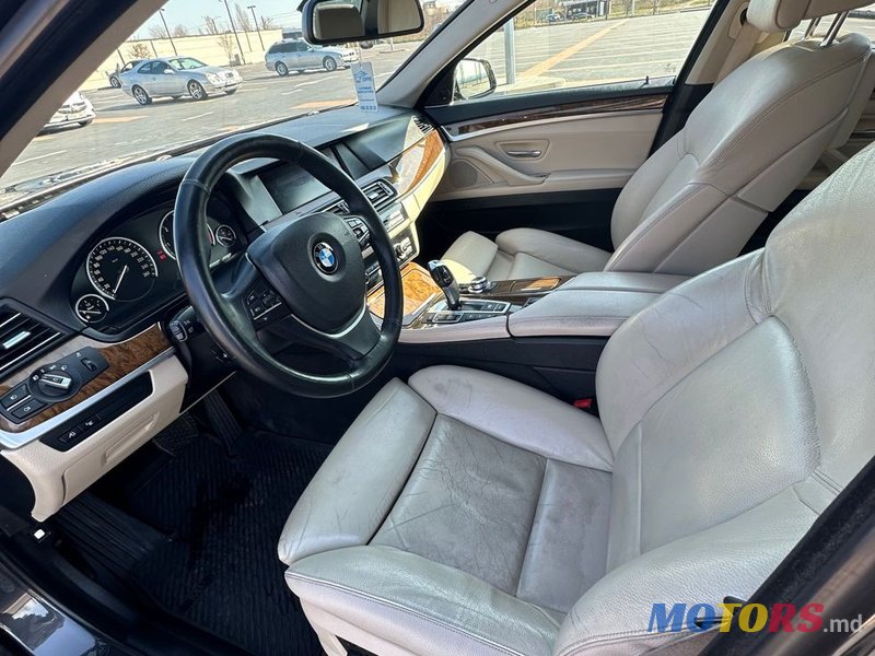 2012' BMW 5 Series photo #6
