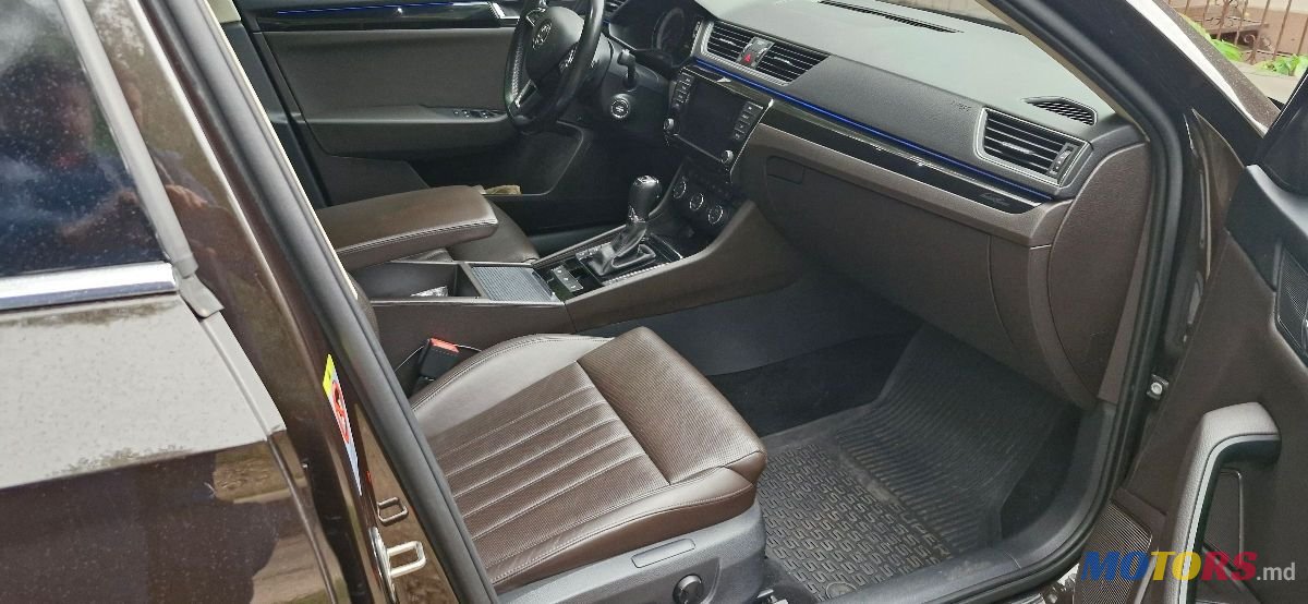 2016' Skoda Superb photo #5