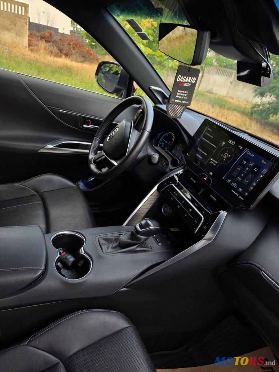 2021' Toyota Venza photo #6