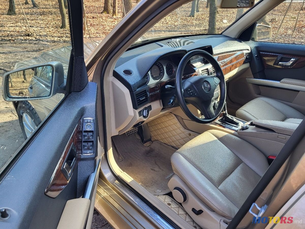 2010' Mercedes-Benz GLK-Class photo #3