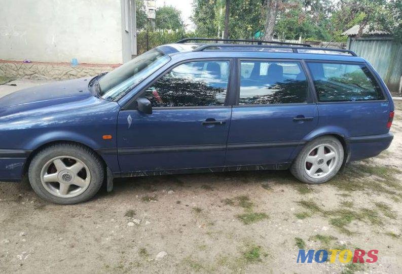 1995' Volkswagen Passat photo #1