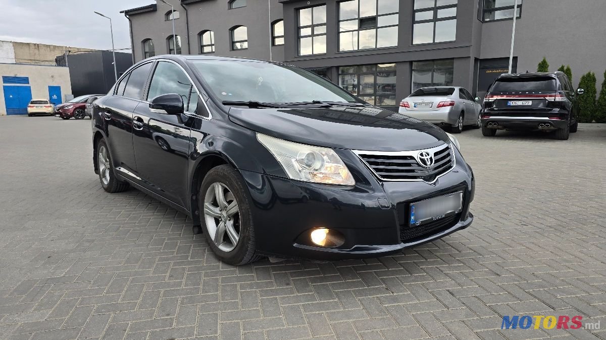 2011' Toyota Avensis photo #2