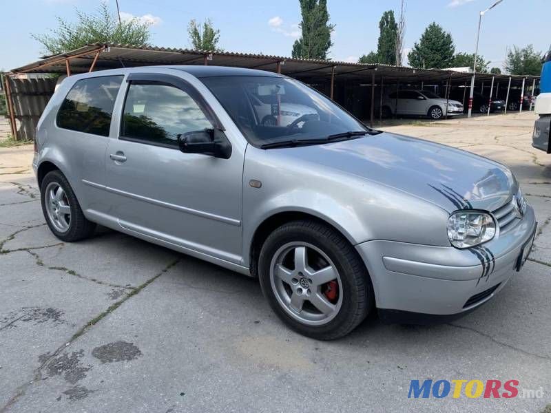 2001' Volkswagen Golf photo #2