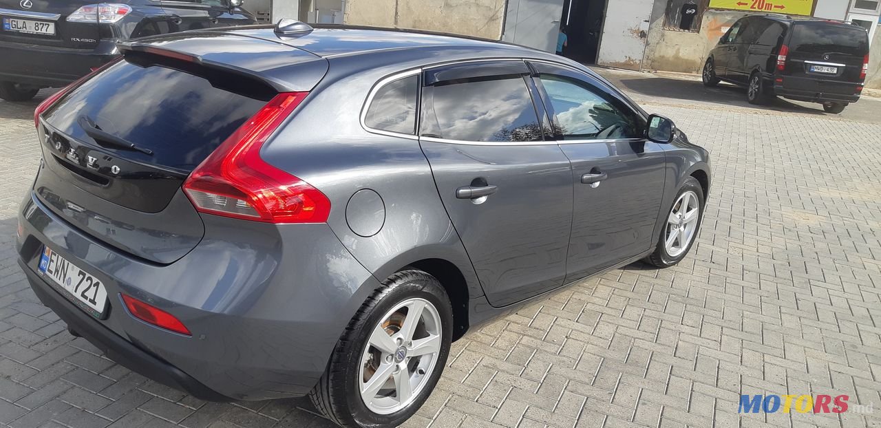 2013' Volvo V40 photo #5