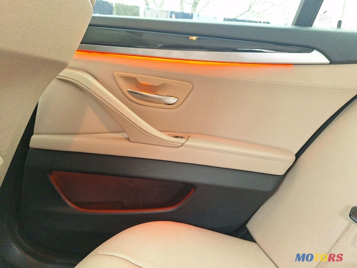 2012' BMW 5 Series photo #6