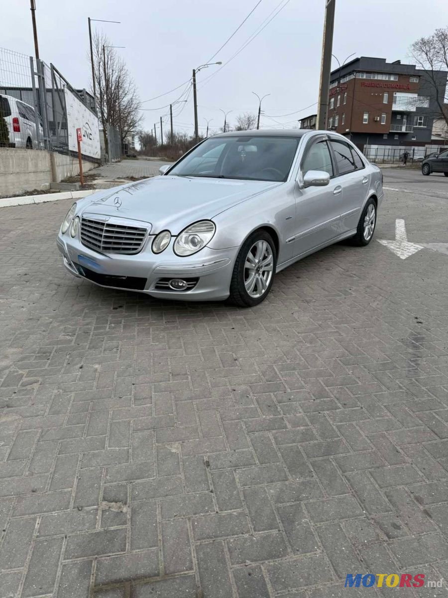 2008' Mercedes-Benz E-Class photo #3