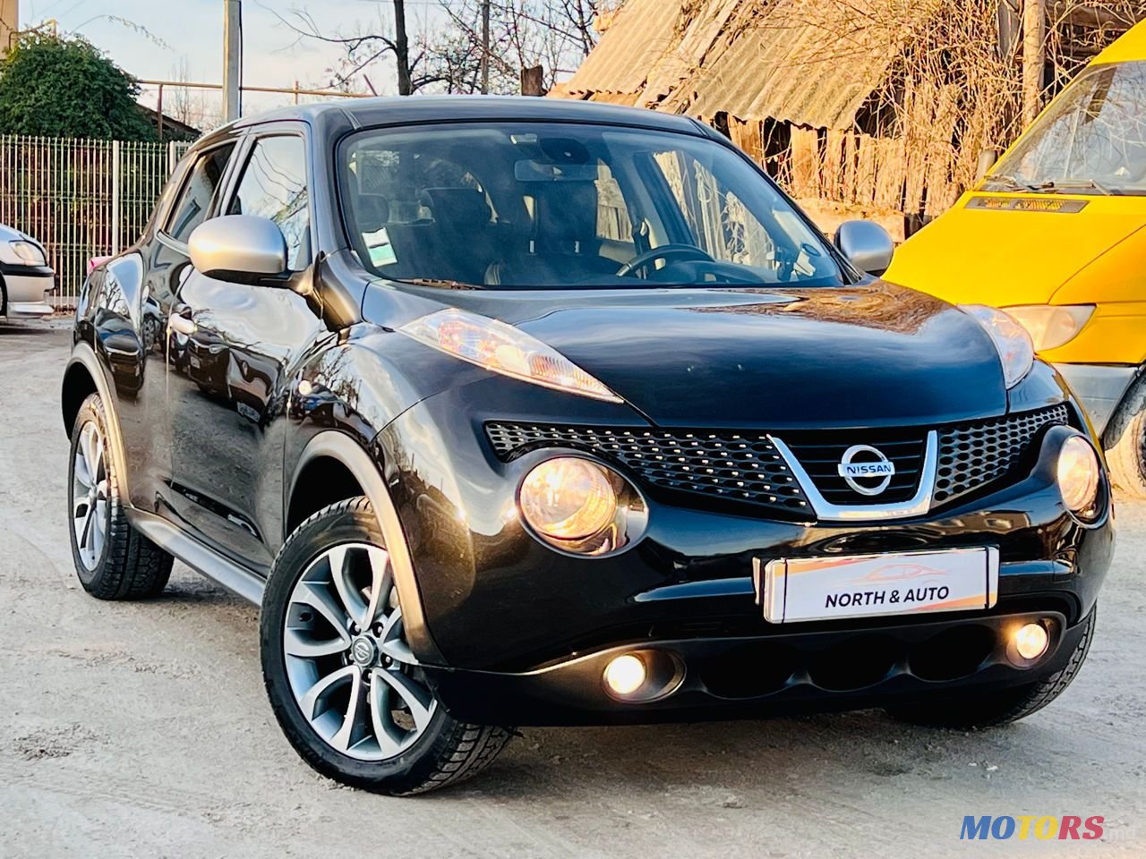 2012' Nissan Juke photo #3