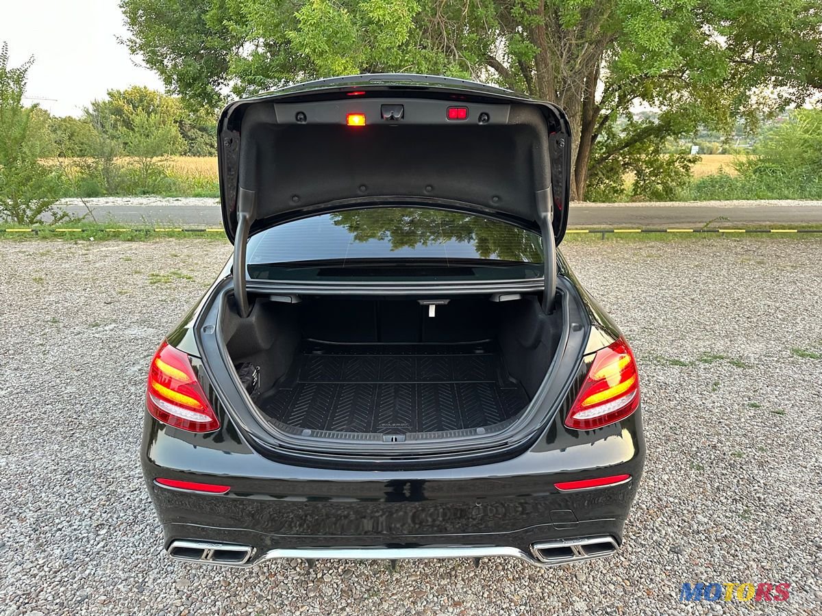 2018' Mercedes-Benz E-Class photo #6