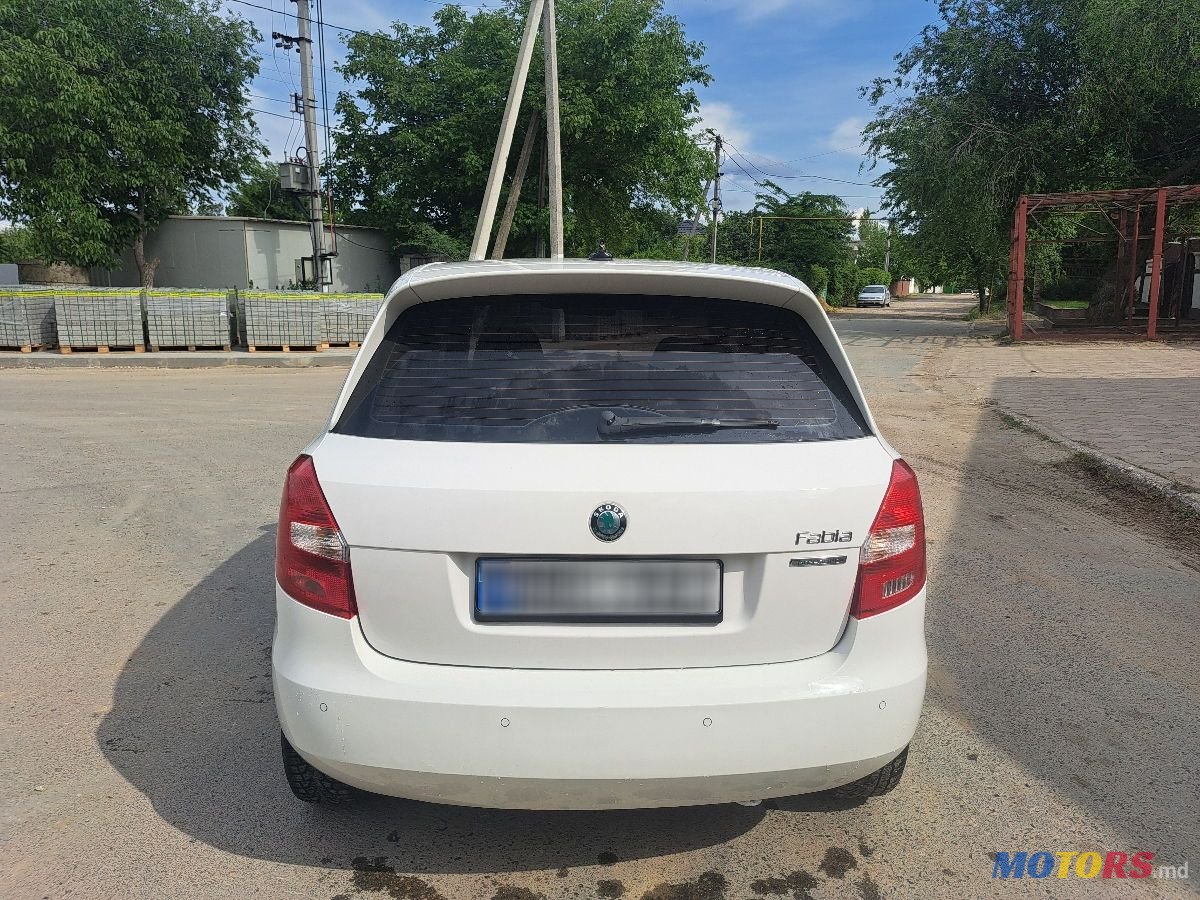 2012' Skoda Fabia photo #3