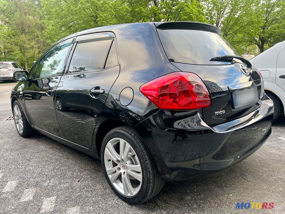 2007' Toyota Auris photo #3