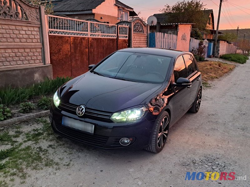 2011' Volkswagen Golf photo #1