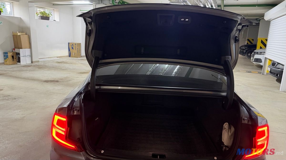 2019' Volvo S90 photo #4