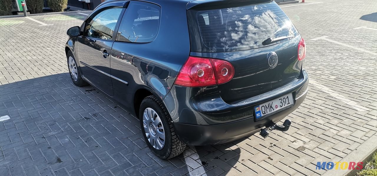 2008' Volkswagen Golf photo #5