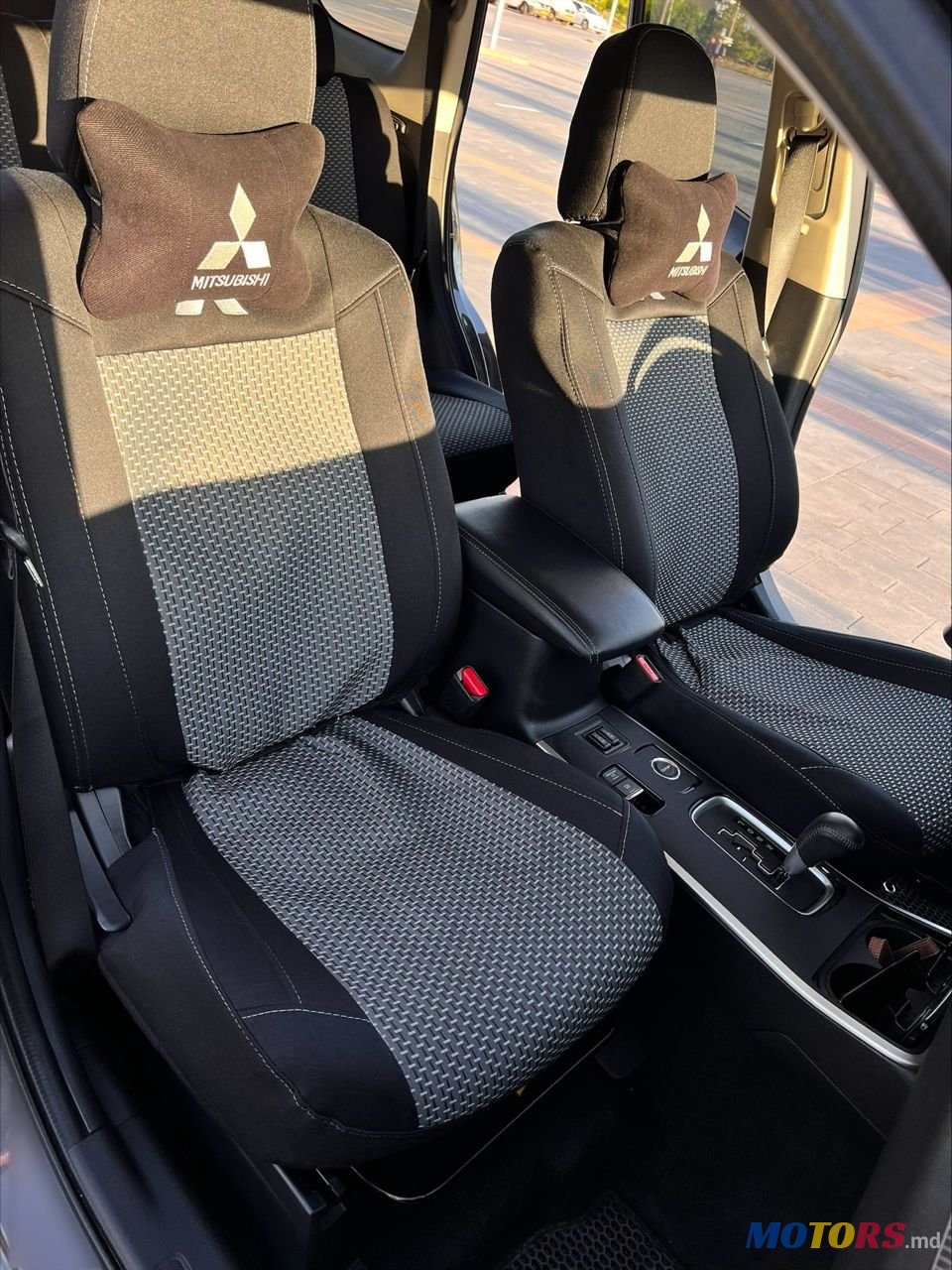 2018' Mitsubishi Outlander photo #6