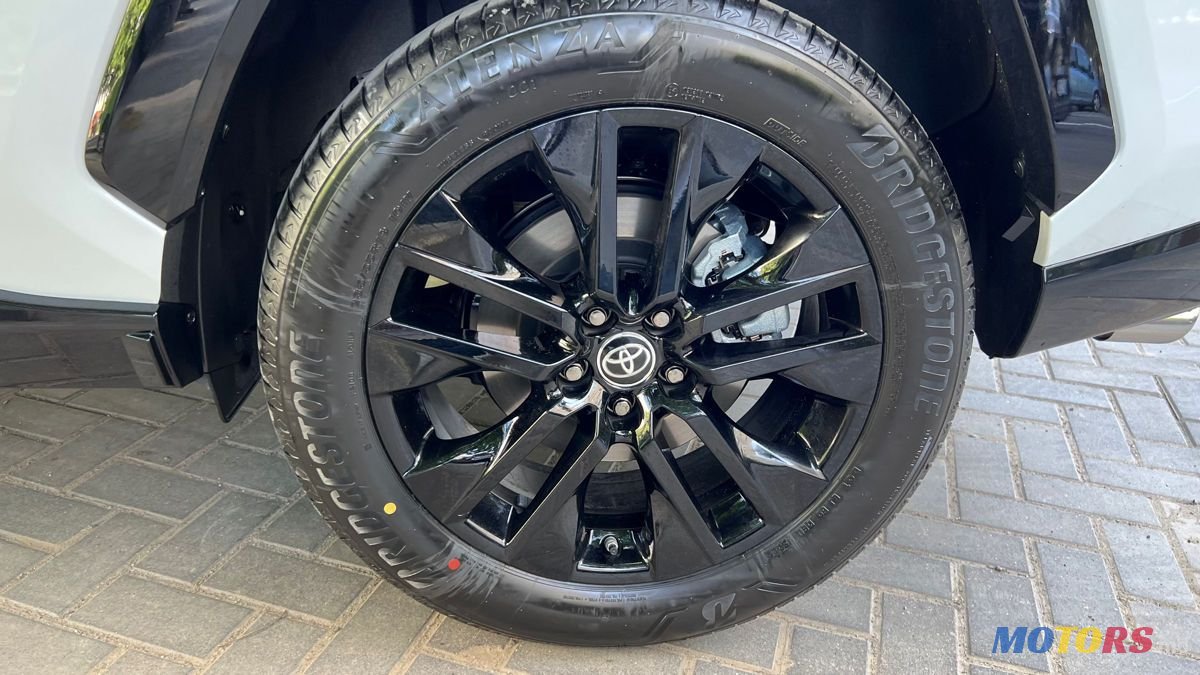 2023' Toyota RAV4 photo #6