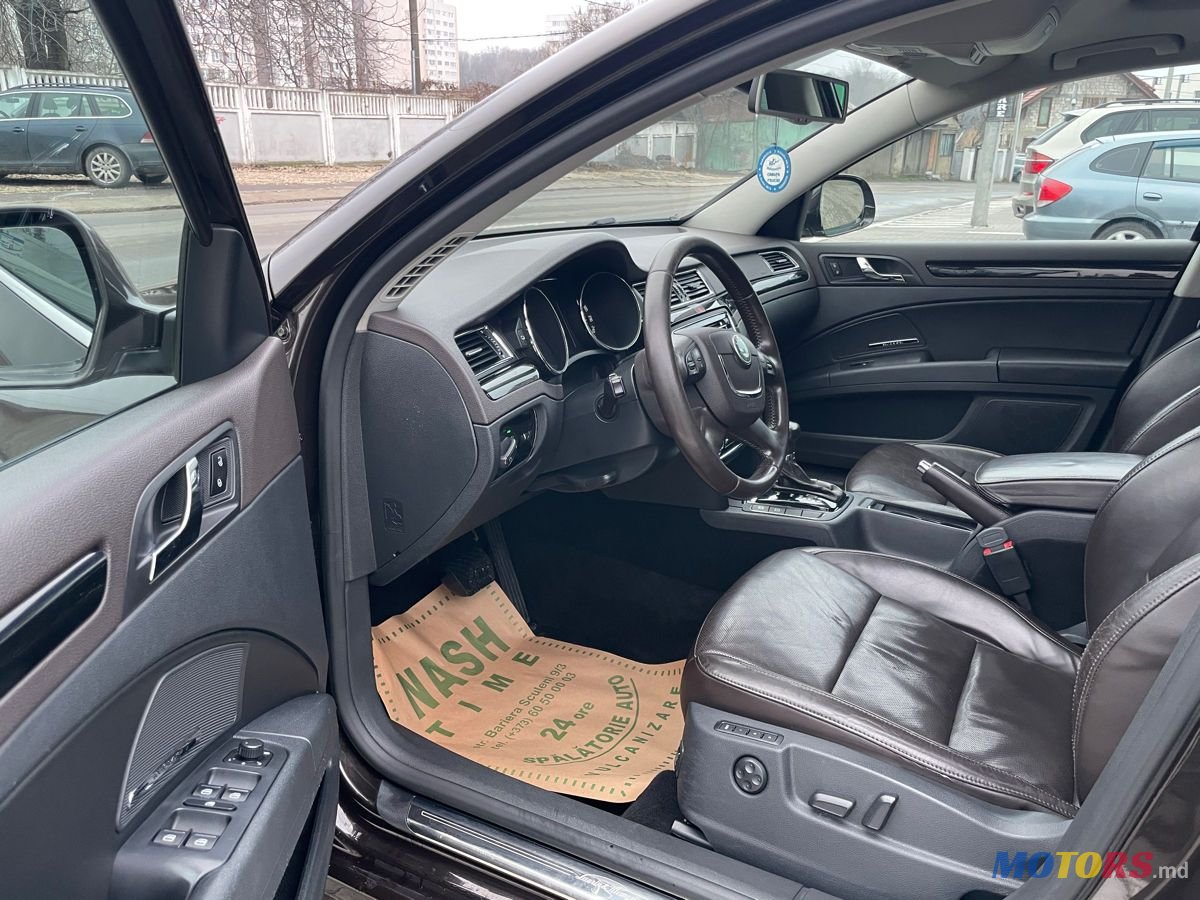 2012' Skoda Superb photo #6