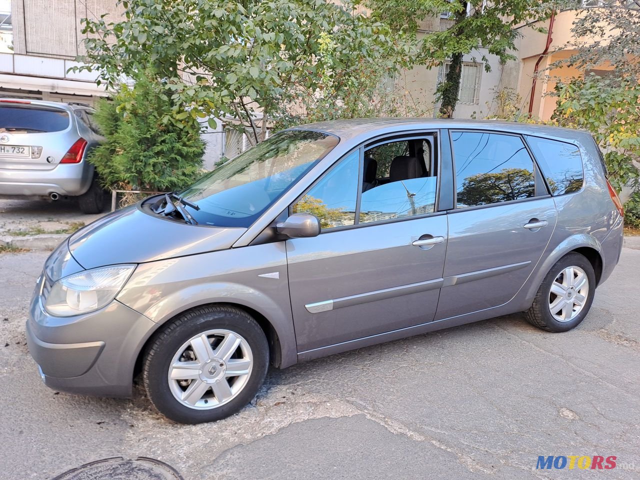 2005' Renault Grand Scenic photo #5