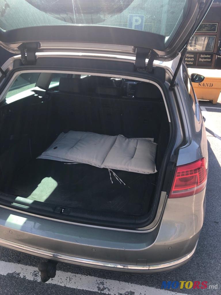 2012' Volkswagen Passat photo #5