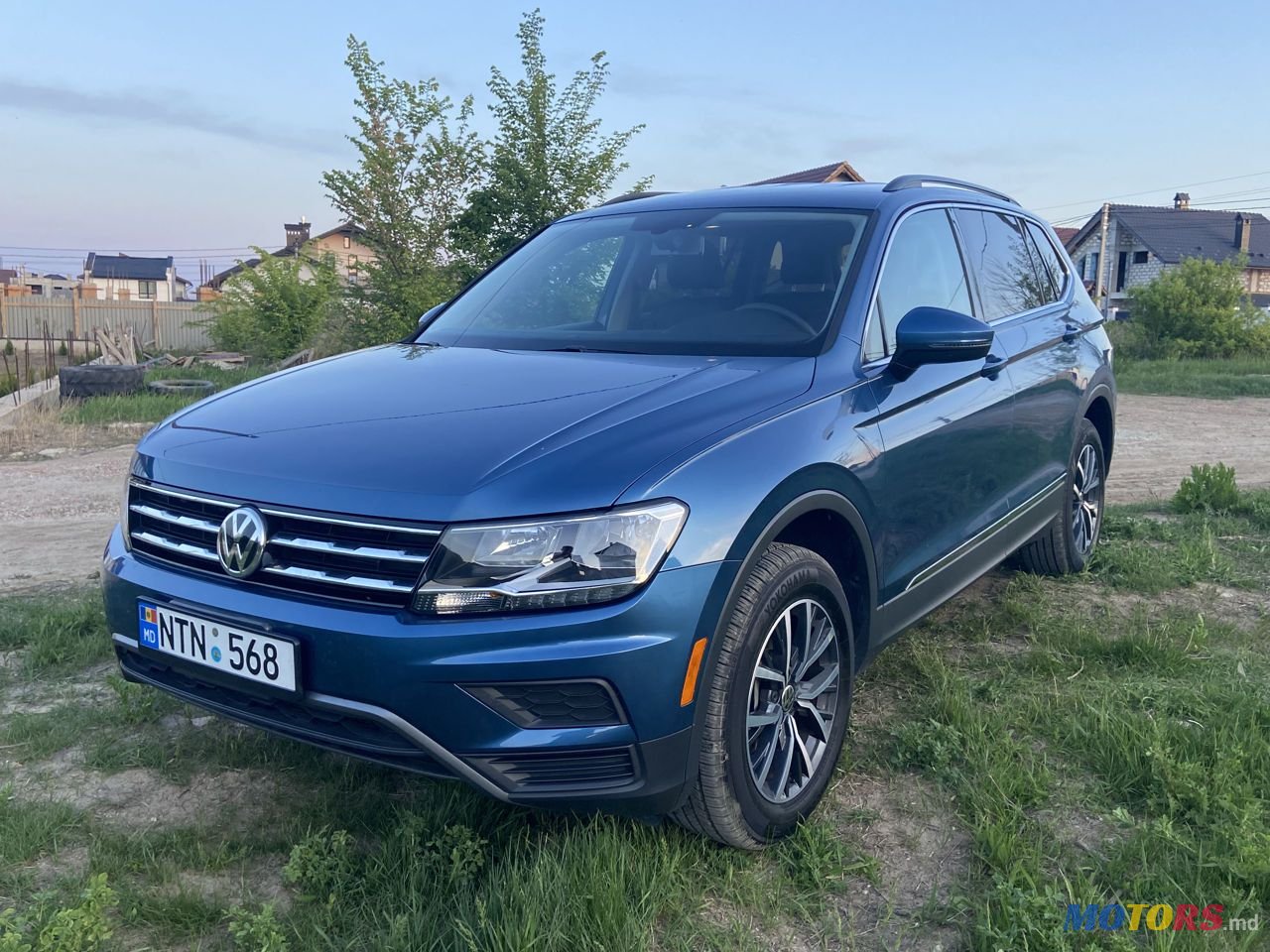 2020' Volkswagen Tiguan photo #1