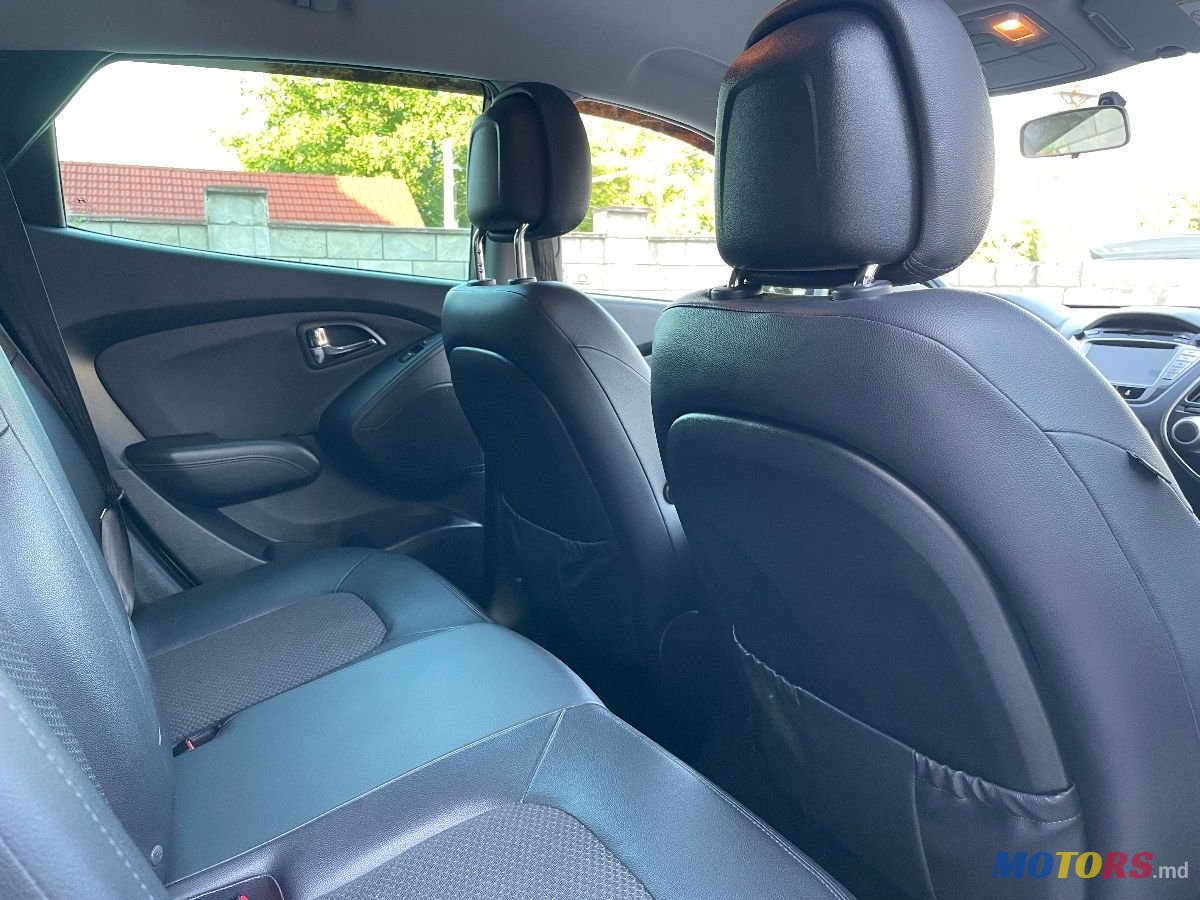 2012' Hyundai ix35 photo #6