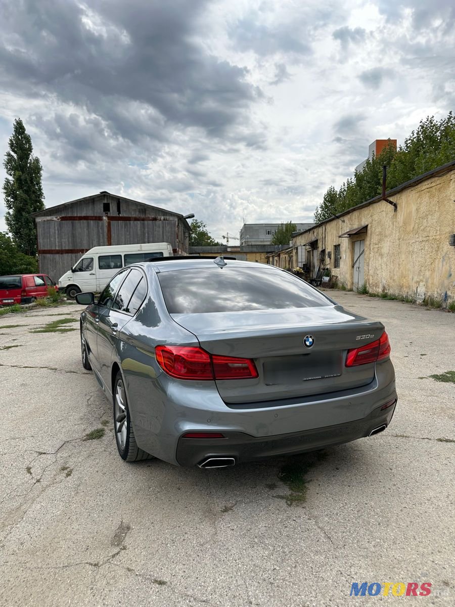2019' BMW 5 Series photo #4