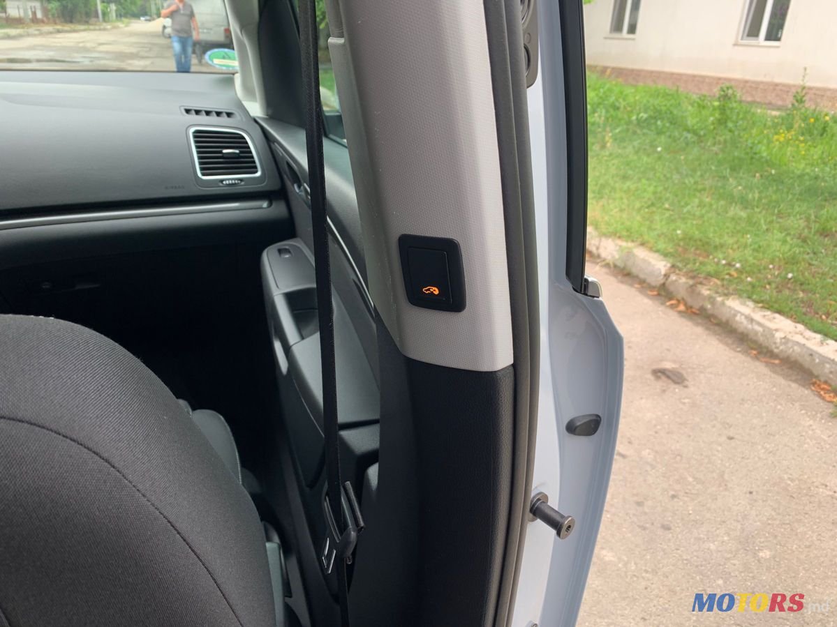 2019' Volkswagen Sharan photo #6