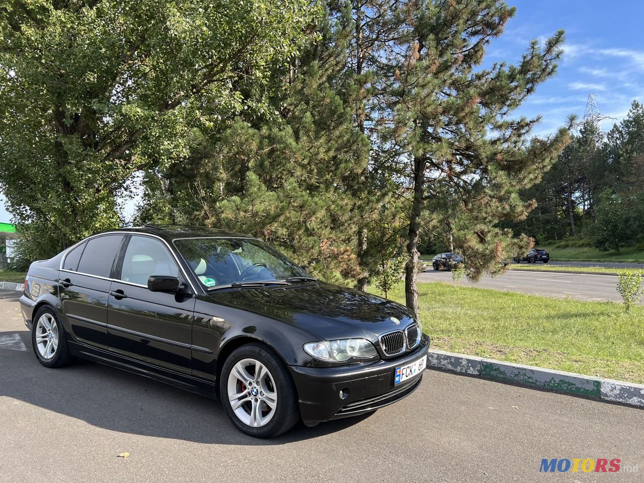 2003' BMW 3 Series photo #1