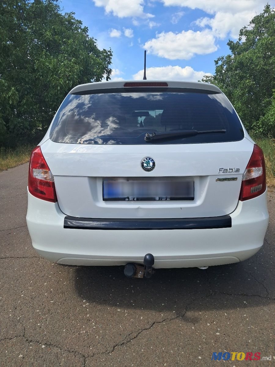 2012' Skoda Fabia photo #5