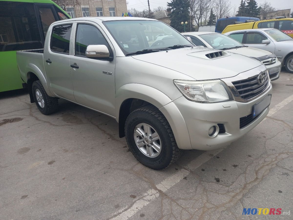 2013' Toyota Hilux photo #5
