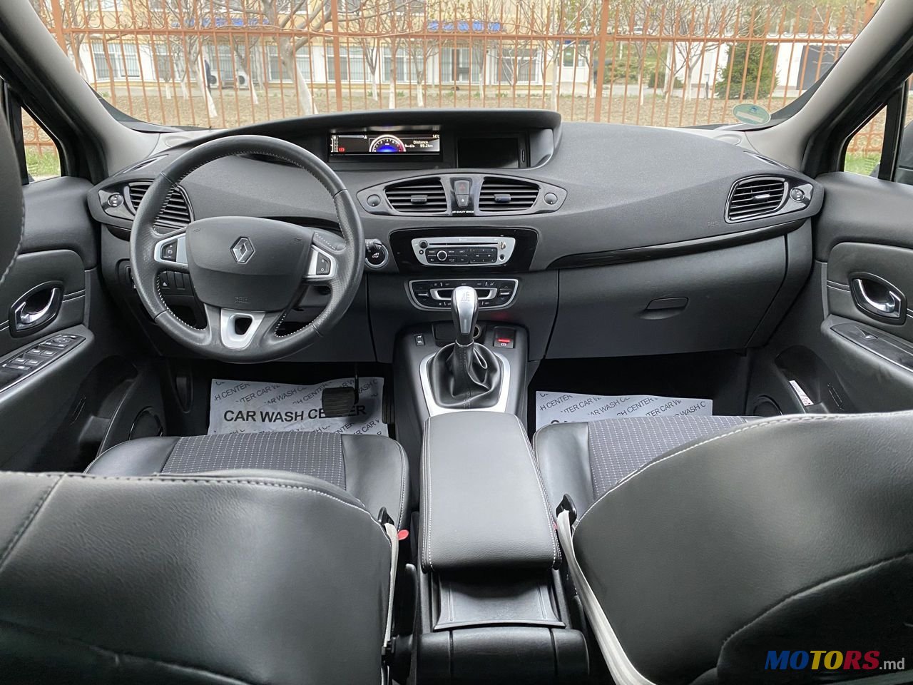 2012' Renault Grand Scenic photo #6