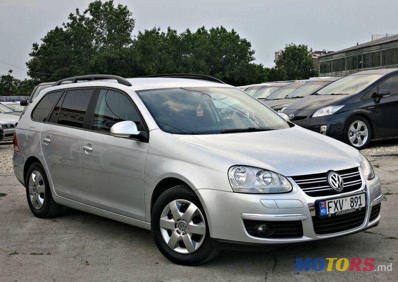 2009' Volkswagen Golf photo #2