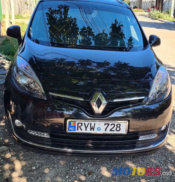 2013' Renault Grand Scenic photo #2