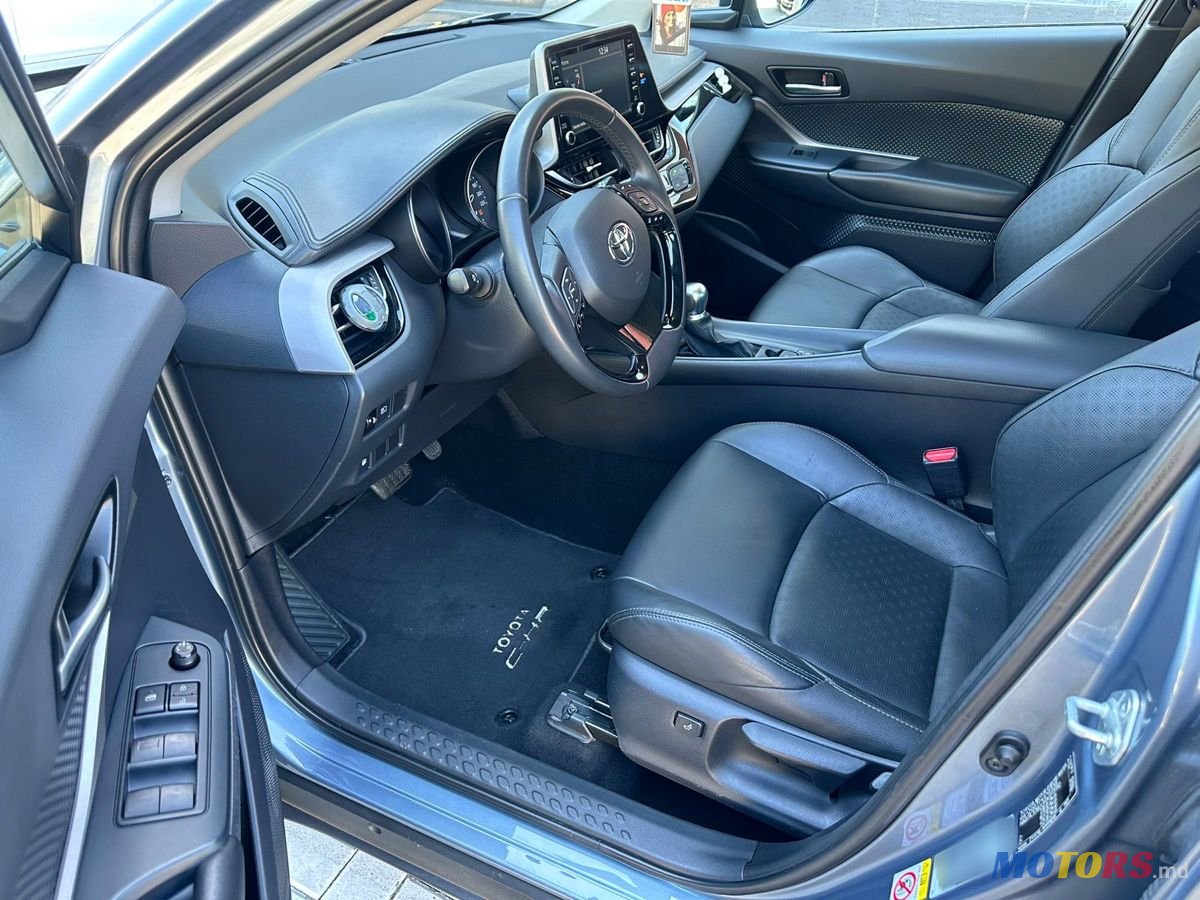 2020' Toyota C-HR photo #6