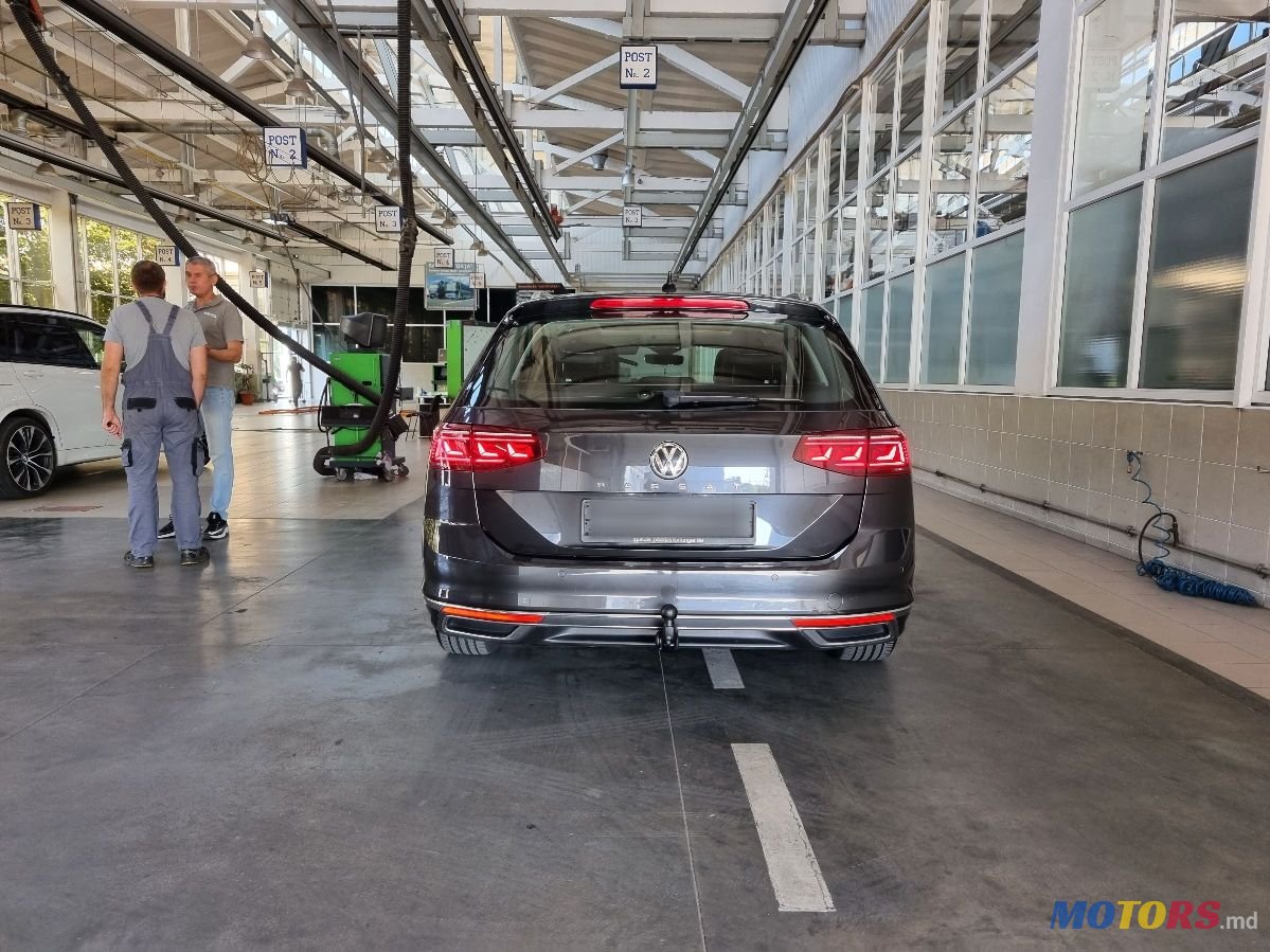 2019' Volkswagen Passat photo #1