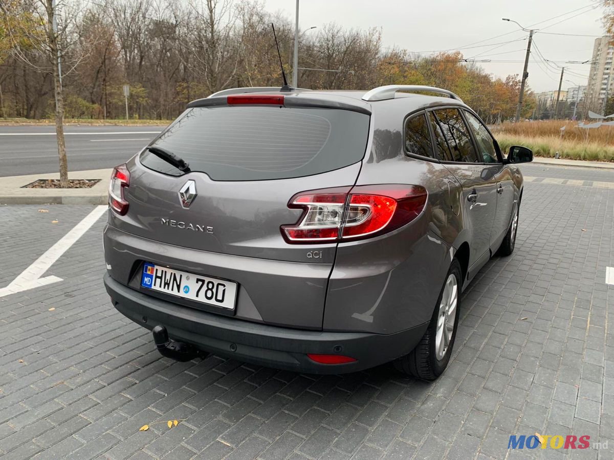 2012' Renault Megane photo #5