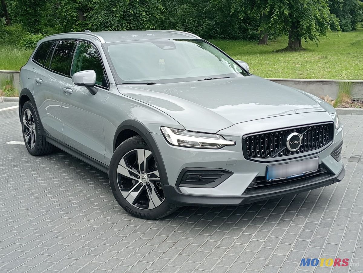 2024' Volvo V60 Cross Country photo #2