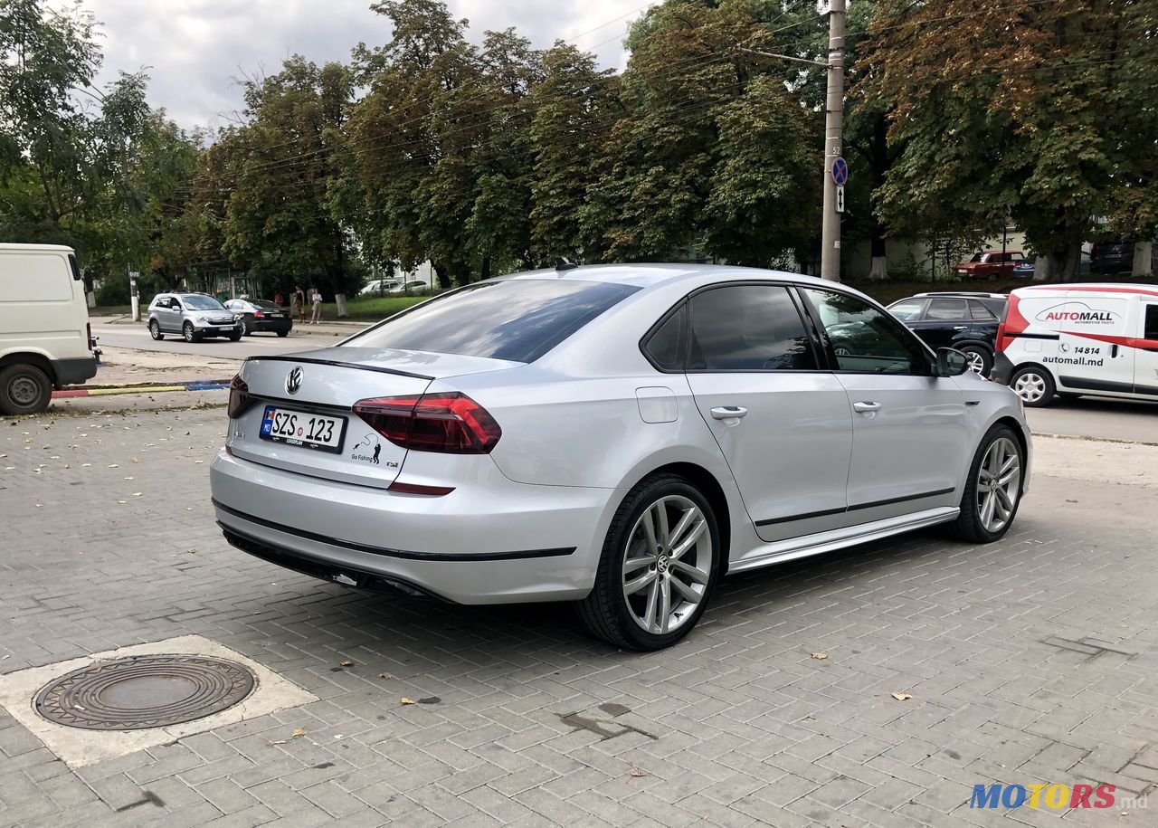 2017' Volkswagen Passat photo #3